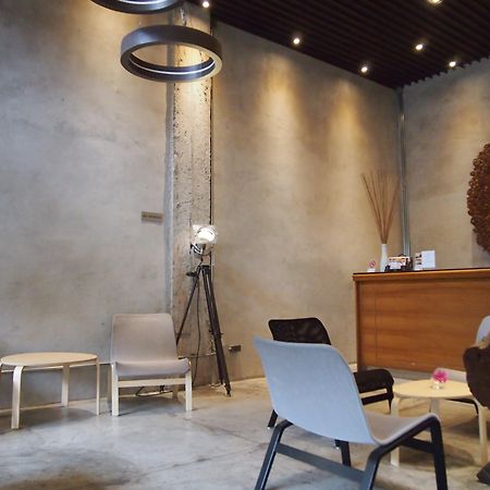 Intown Residence Банкок Екстериор снимка