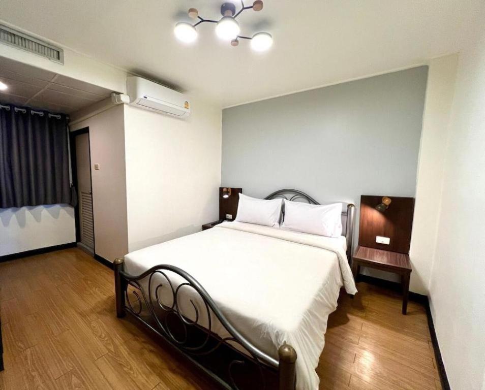 Intown Residence Банкок Екстериор снимка