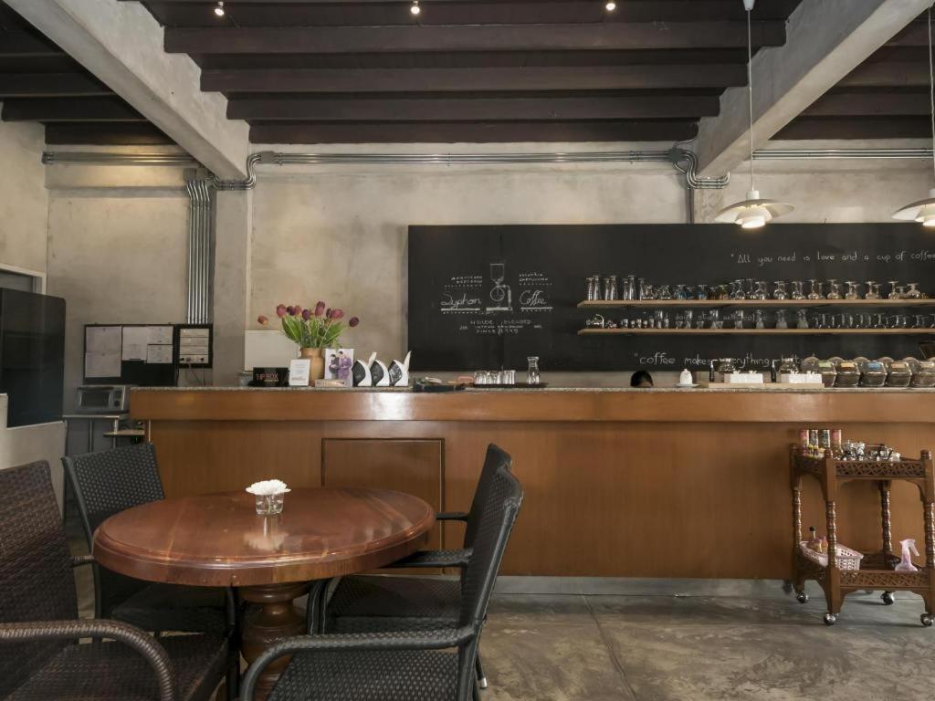 Intown Residence Банкок Екстериор снимка