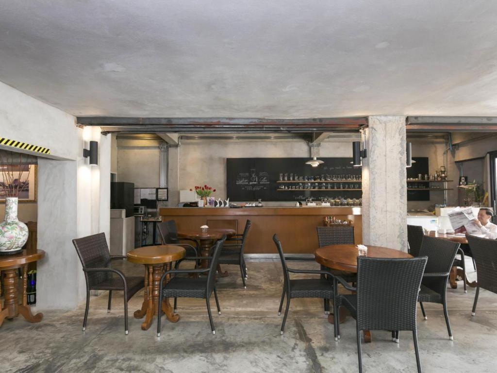 Intown Residence Банкок Екстериор снимка
