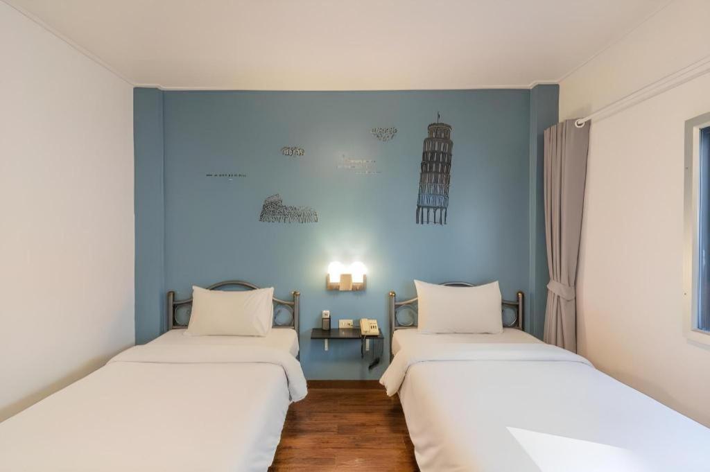 Intown Residence Банкок Екстериор снимка