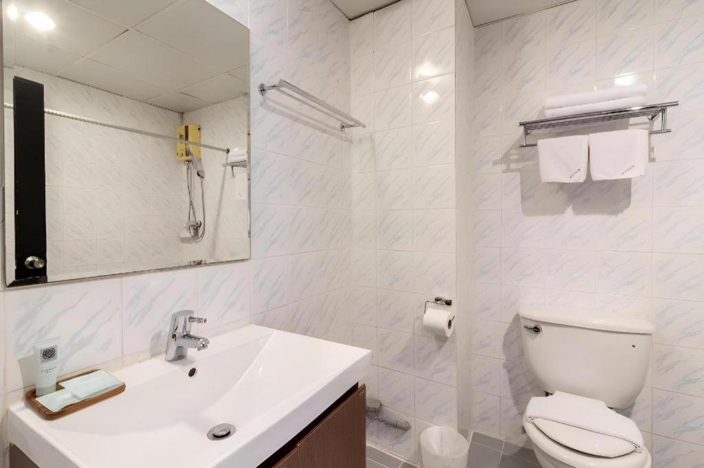Intown Residence Банкок Екстериор снимка
