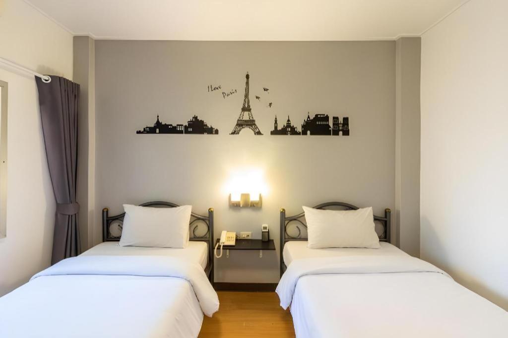 Intown Residence Банкок Екстериор снимка