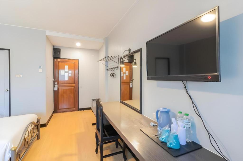 Intown Residence Банкок Екстериор снимка