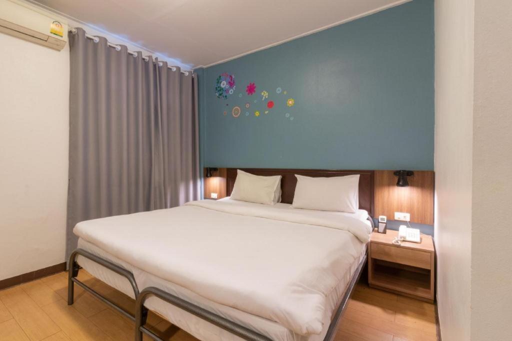 Intown Residence Банкок Екстериор снимка