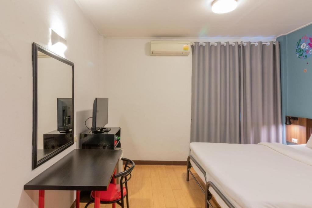 Intown Residence Банкок Екстериор снимка